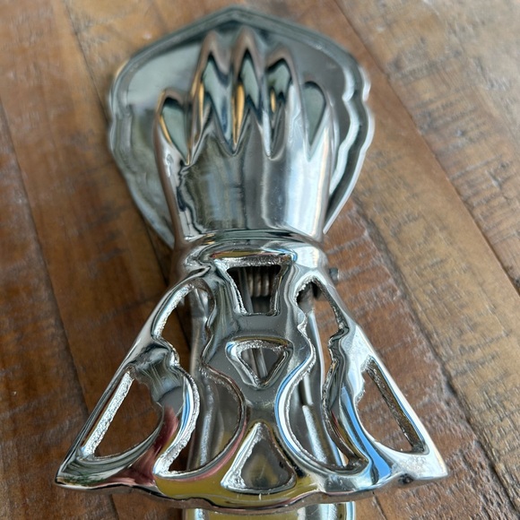 Hand clip silver tone metal hand decorative lace style cuff (Victorian r… - Picture 3 of 4